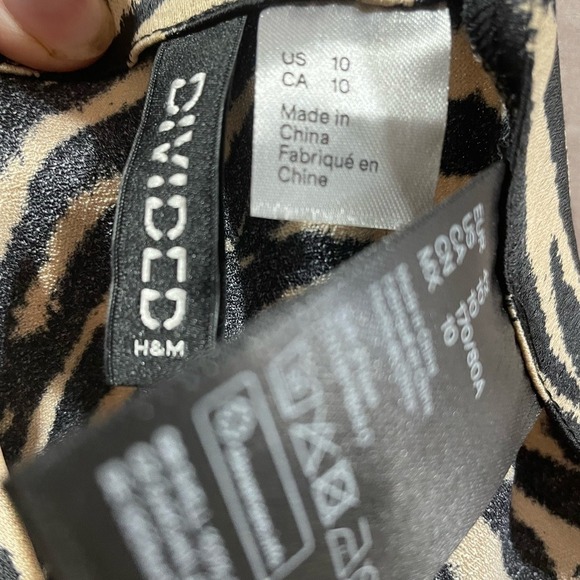 Women's H&M Tiger Print Midi Skirt Size 10, Zipper On Back, Flowy - Picture 13 of 14